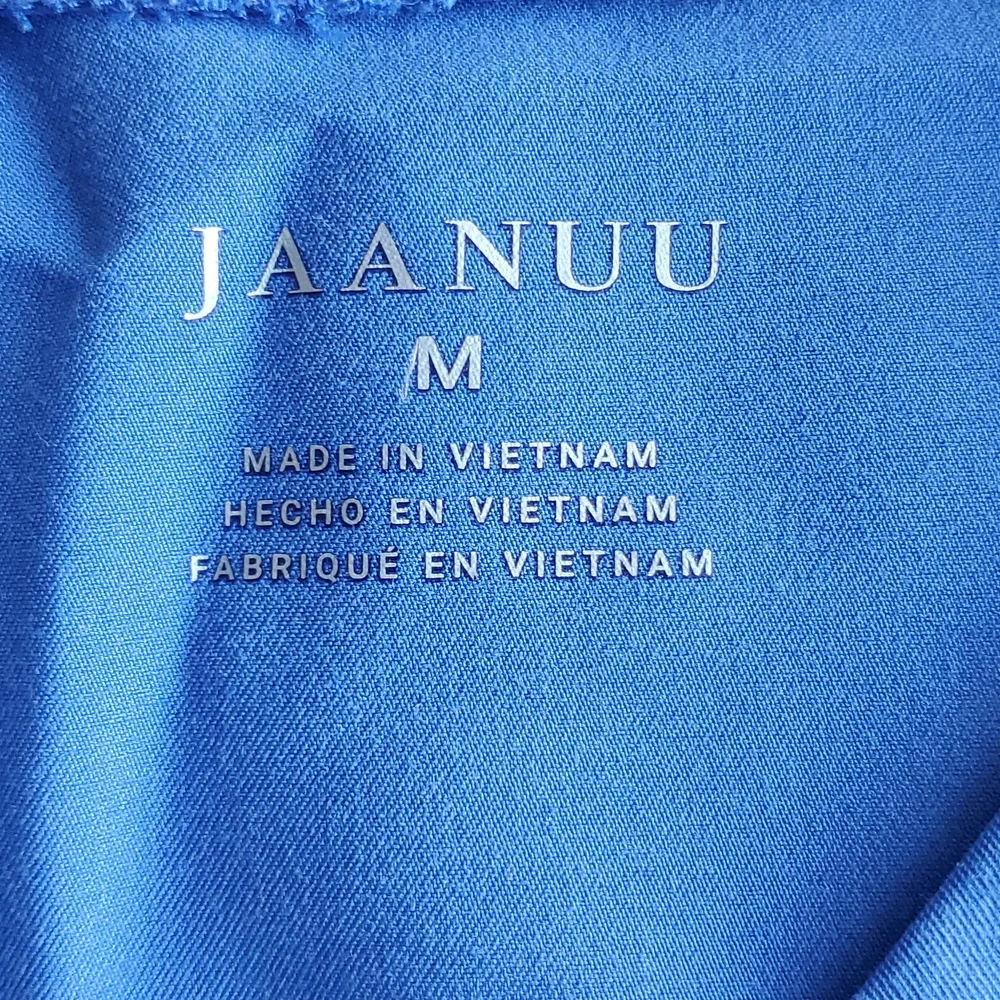 Scrub Set - 2 items V-neck top and straight leg pants (Medium) jaanuu - Picture 3 of 10